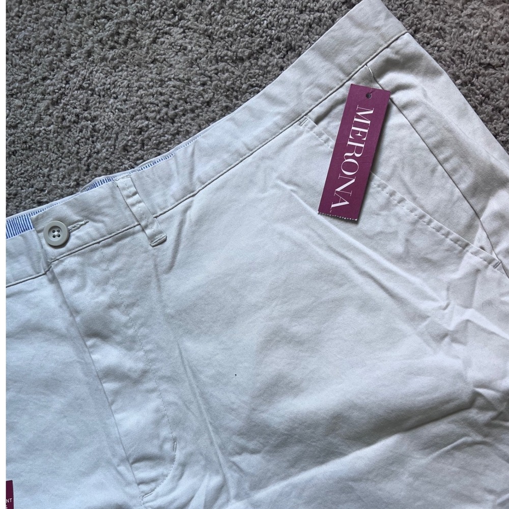 Merona Mens Flat Front Chino Shorts Stone White Stretch 42 x 10.5 NWT